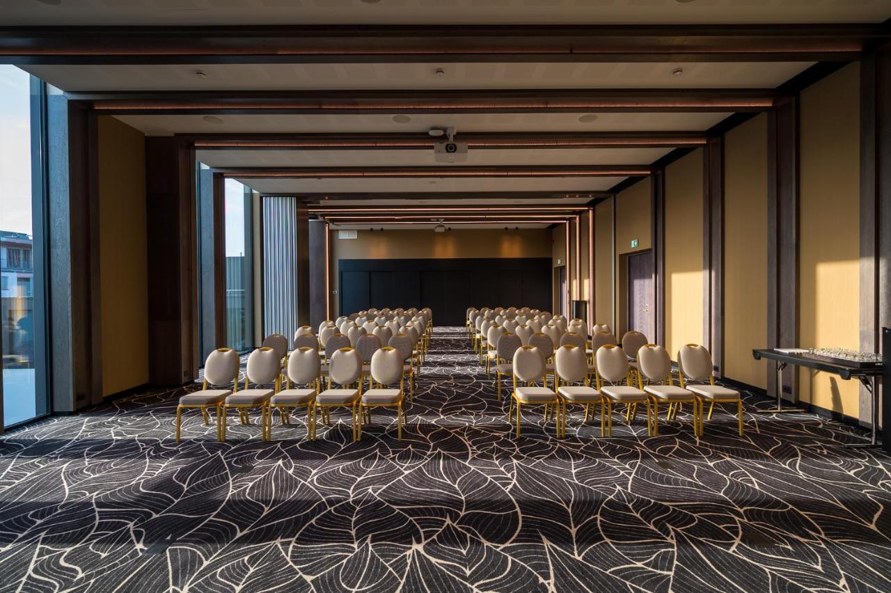 Movenpick Hotel Таллин Экстерьер фото