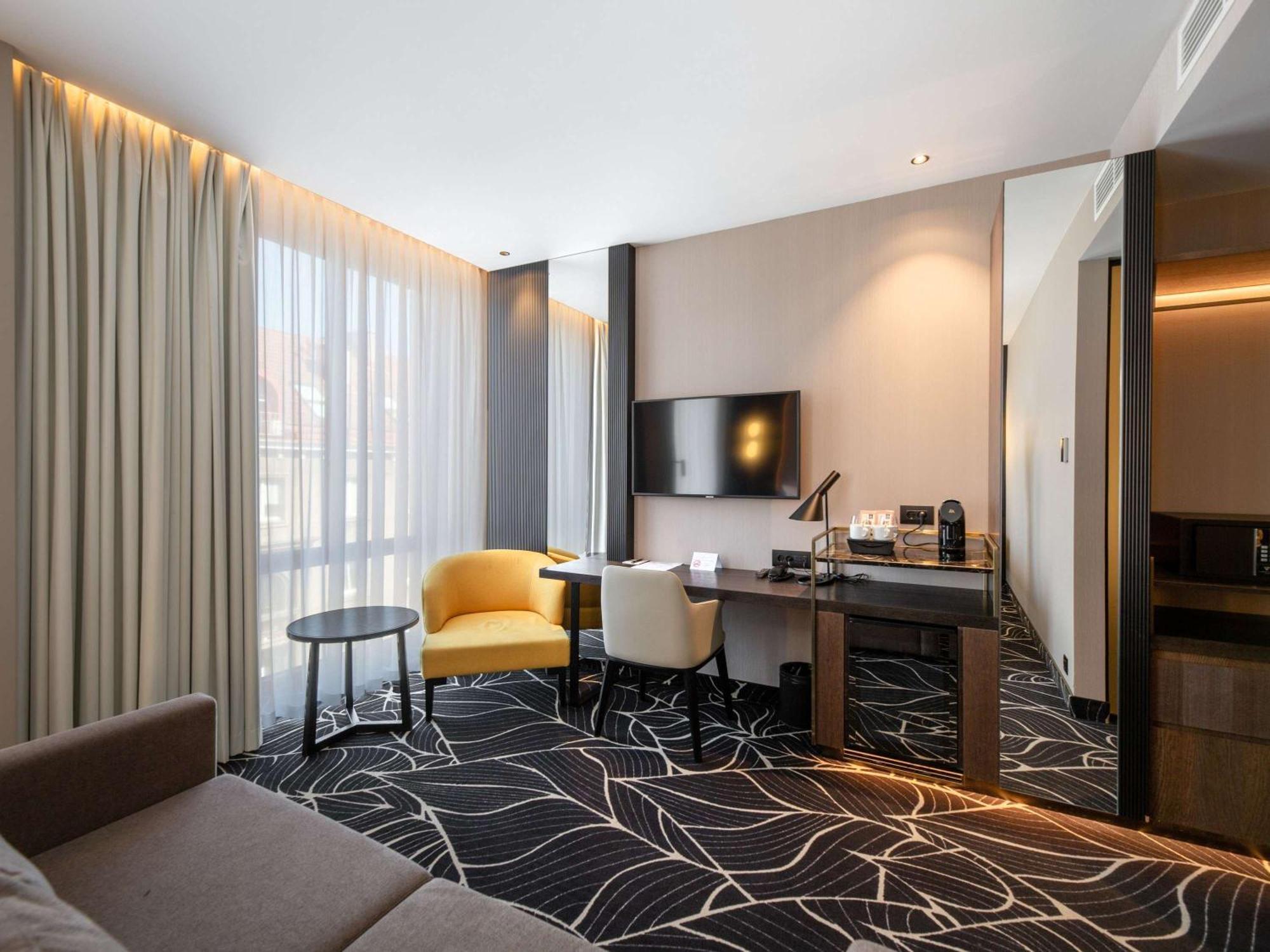 Movenpick Hotel Таллин Экстерьер фото