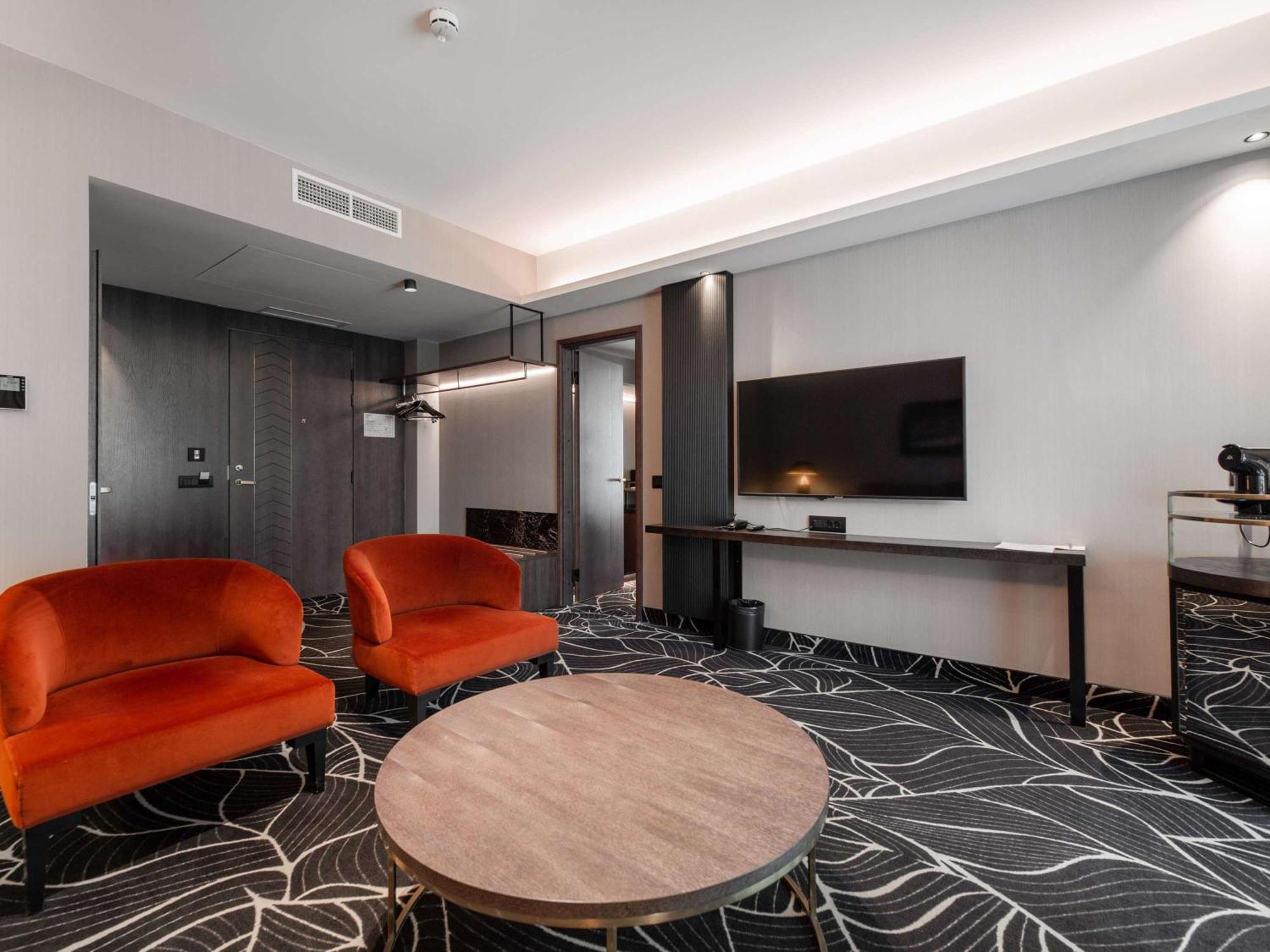 Movenpick Hotel Таллин Экстерьер фото