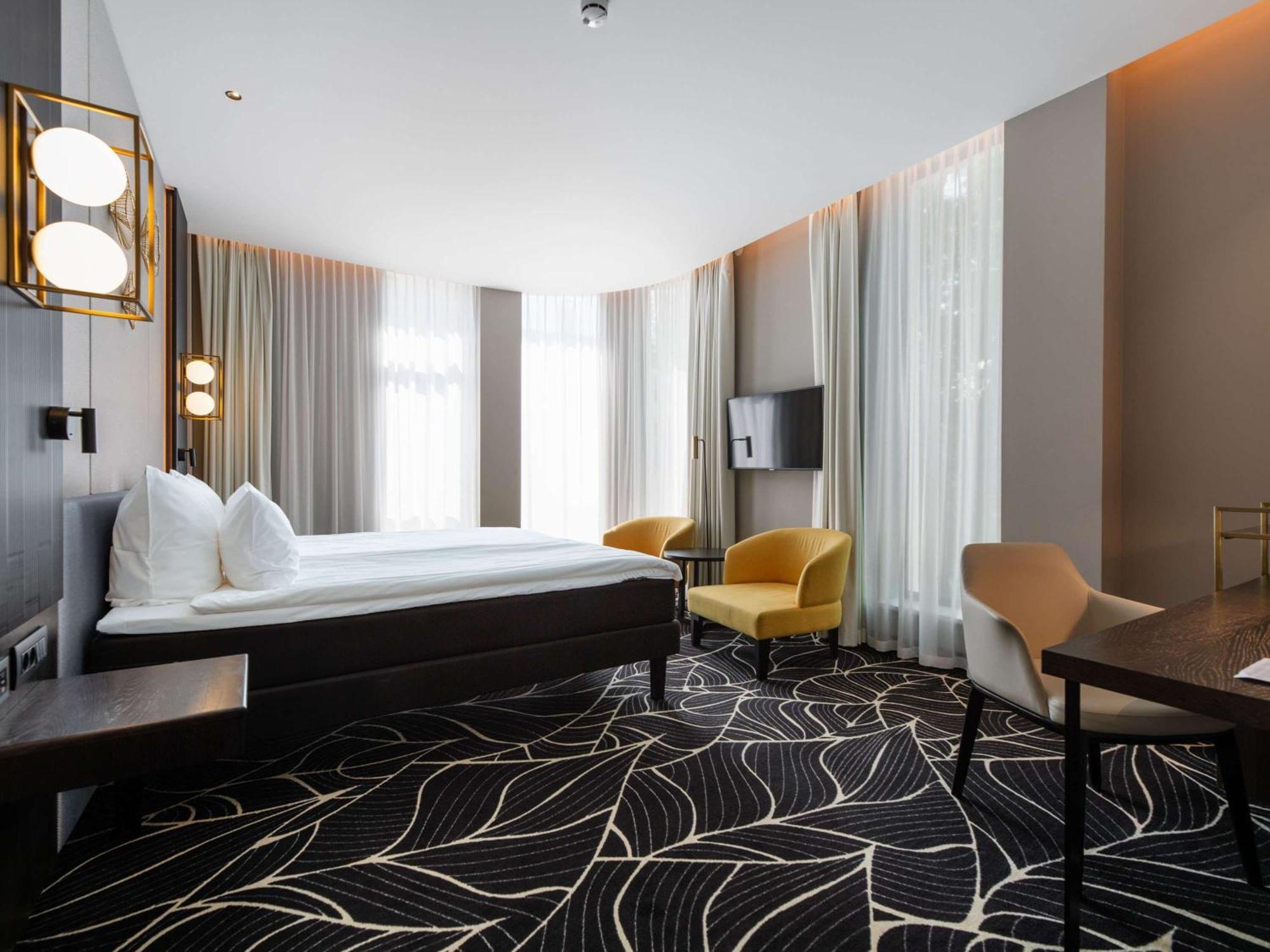 Movenpick Hotel Таллин Экстерьер фото