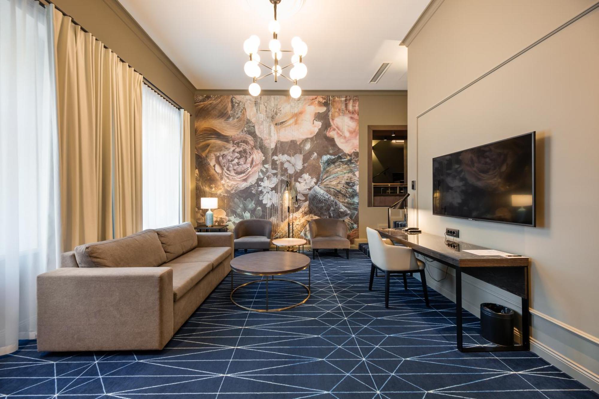 Movenpick Hotel Таллин Экстерьер фото