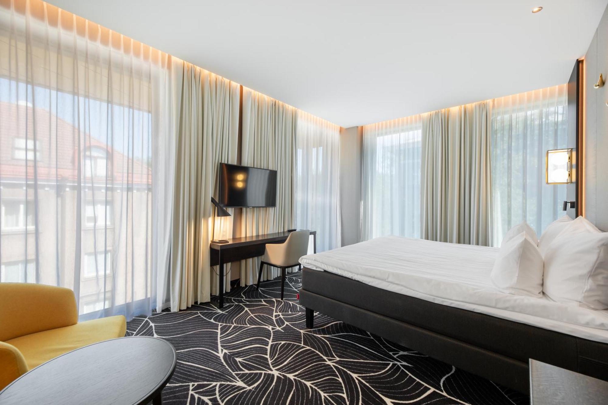 Movenpick Hotel Таллин Экстерьер фото