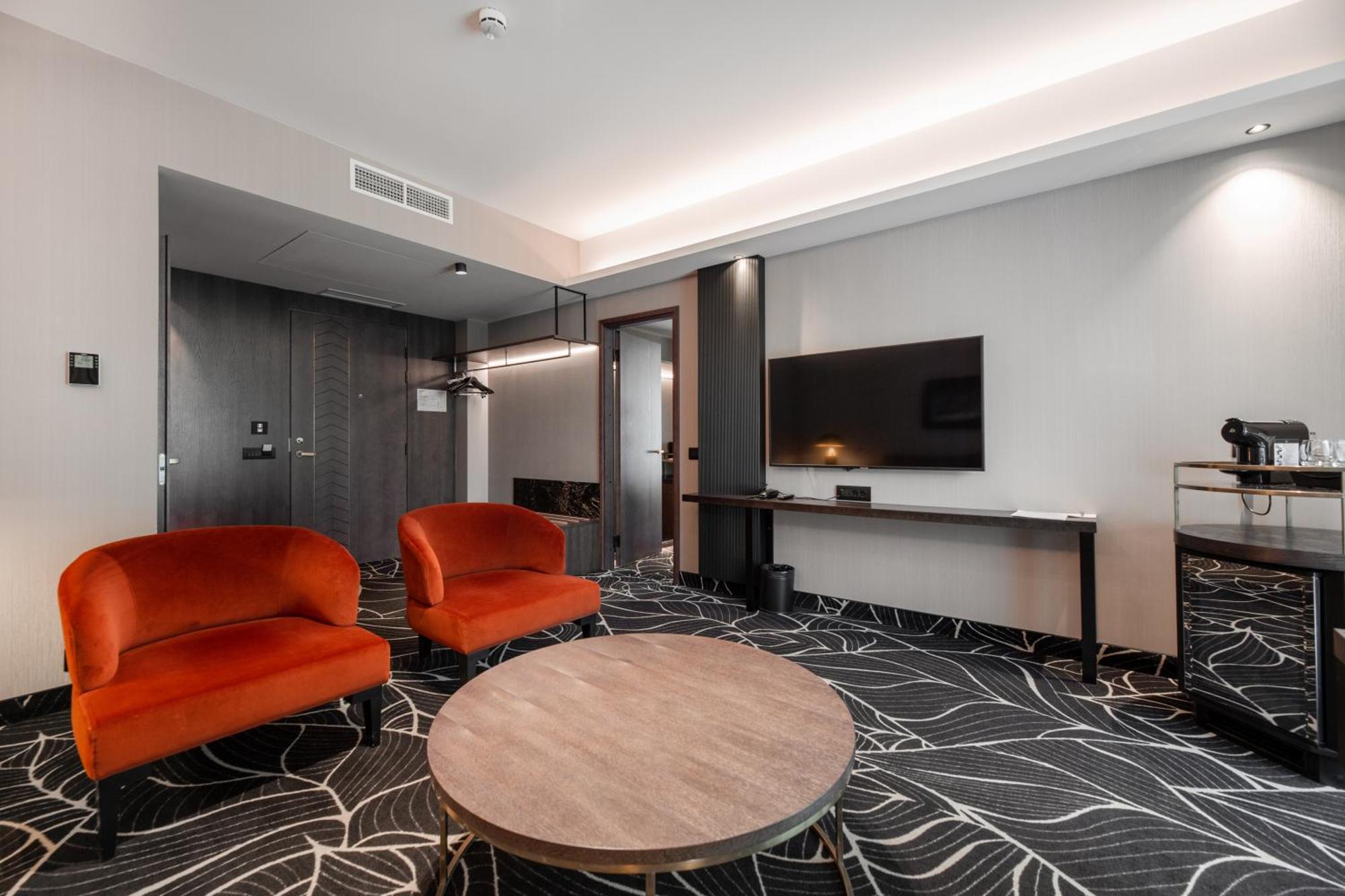 Movenpick Hotel Таллин Экстерьер фото