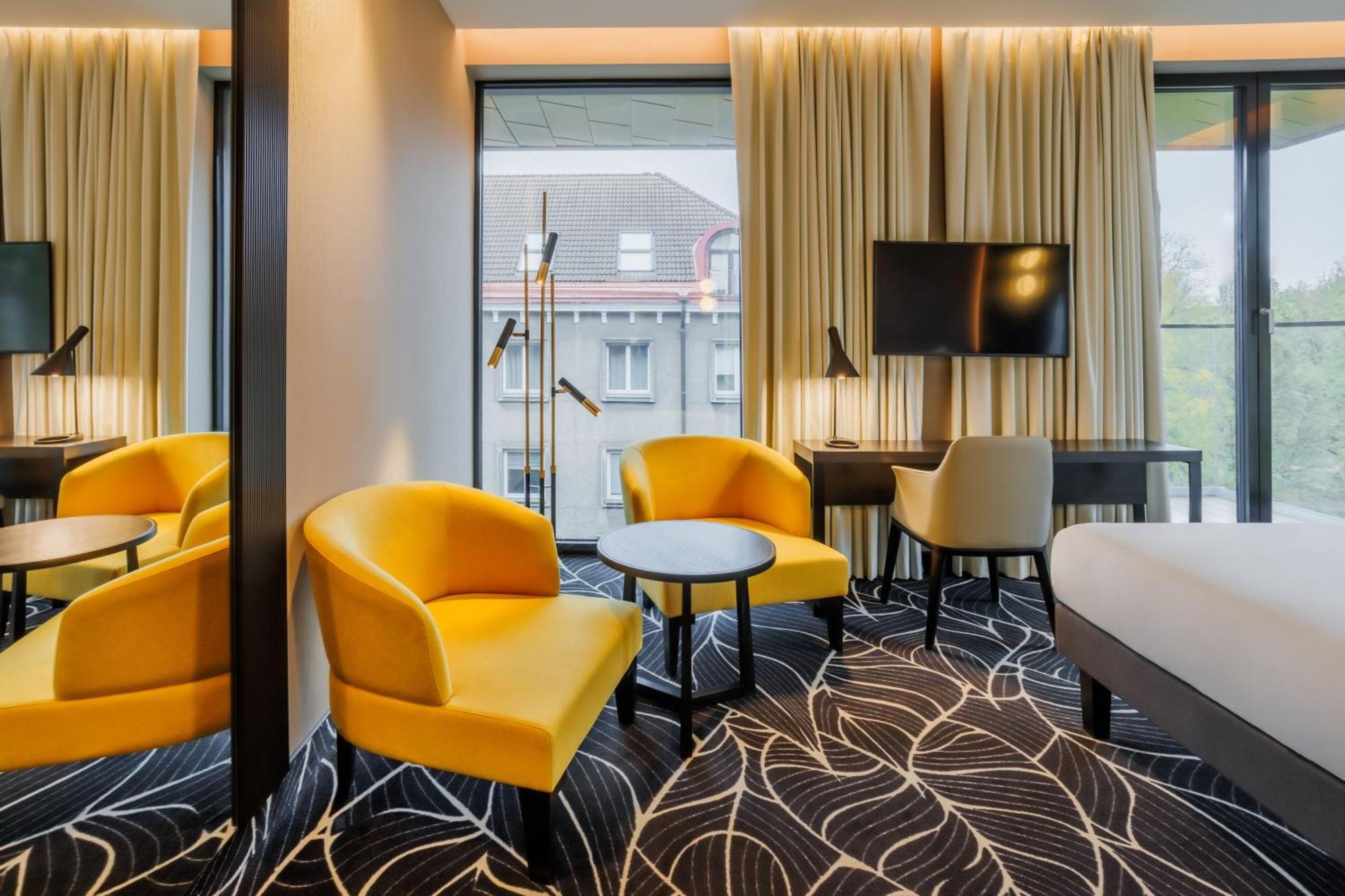 Movenpick Hotel Таллин Экстерьер фото