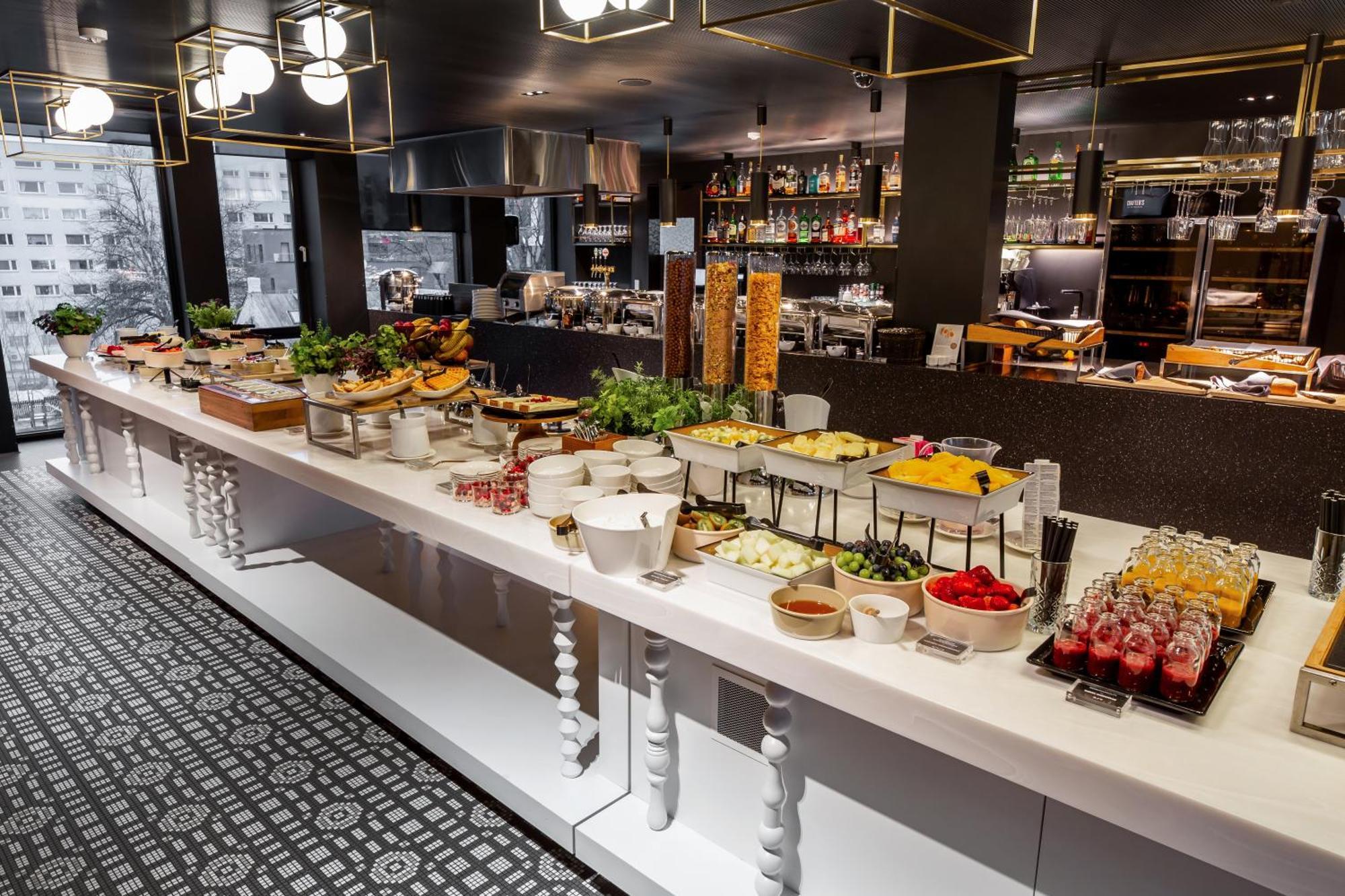 Movenpick Hotel Таллин Экстерьер фото