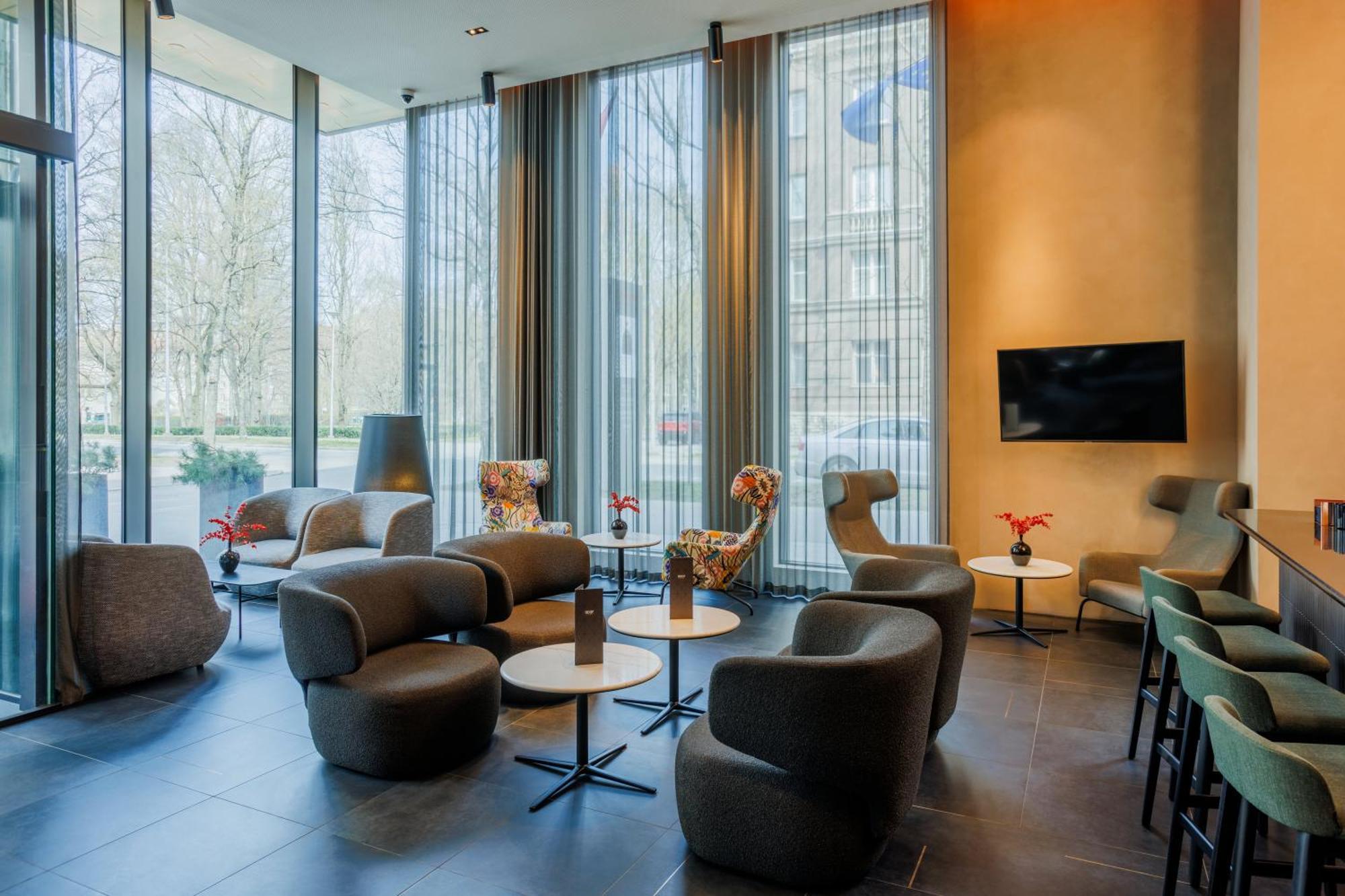 Movenpick Hotel Таллин Экстерьер фото
