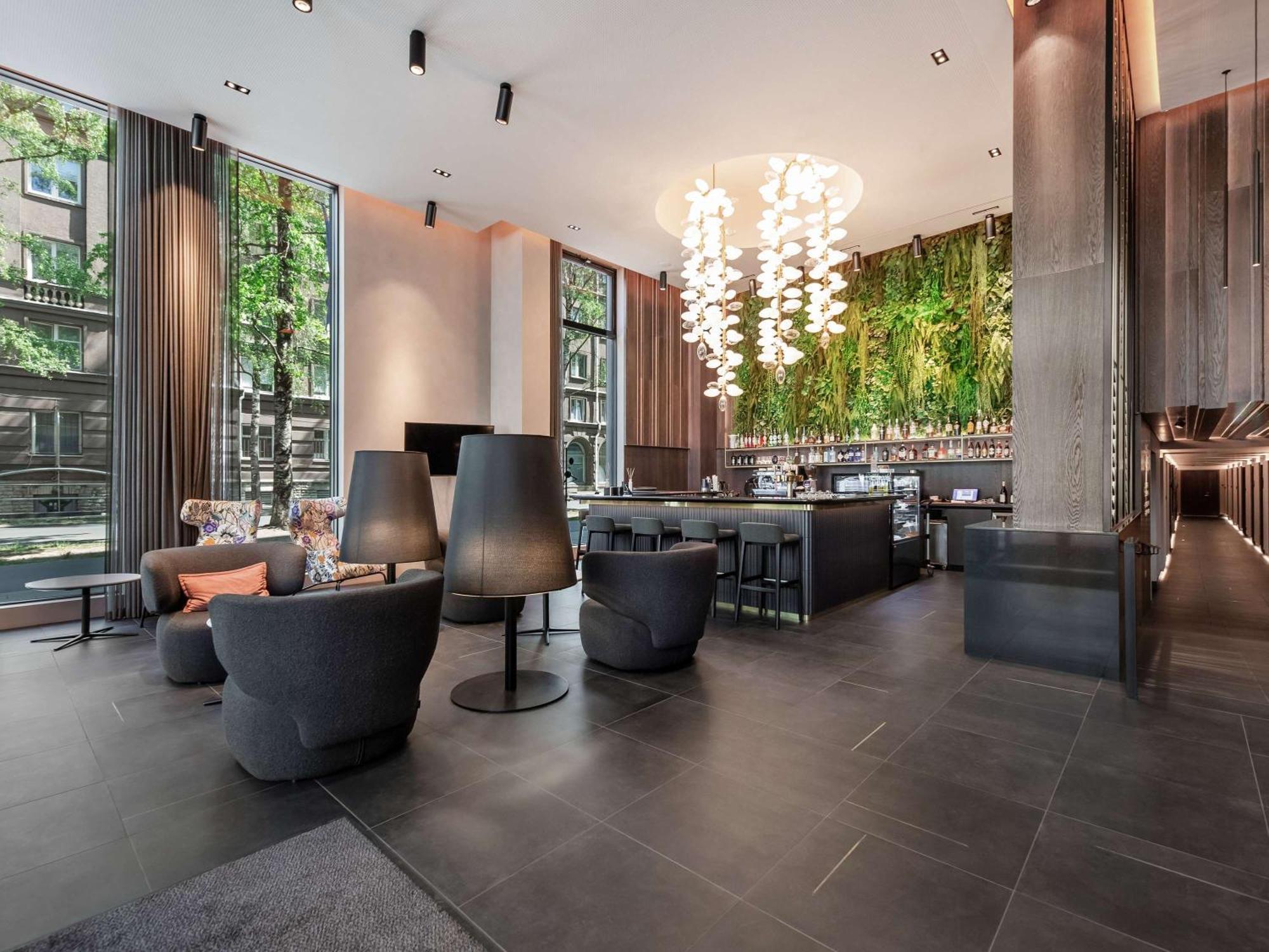 Movenpick Hotel Таллин Экстерьер фото